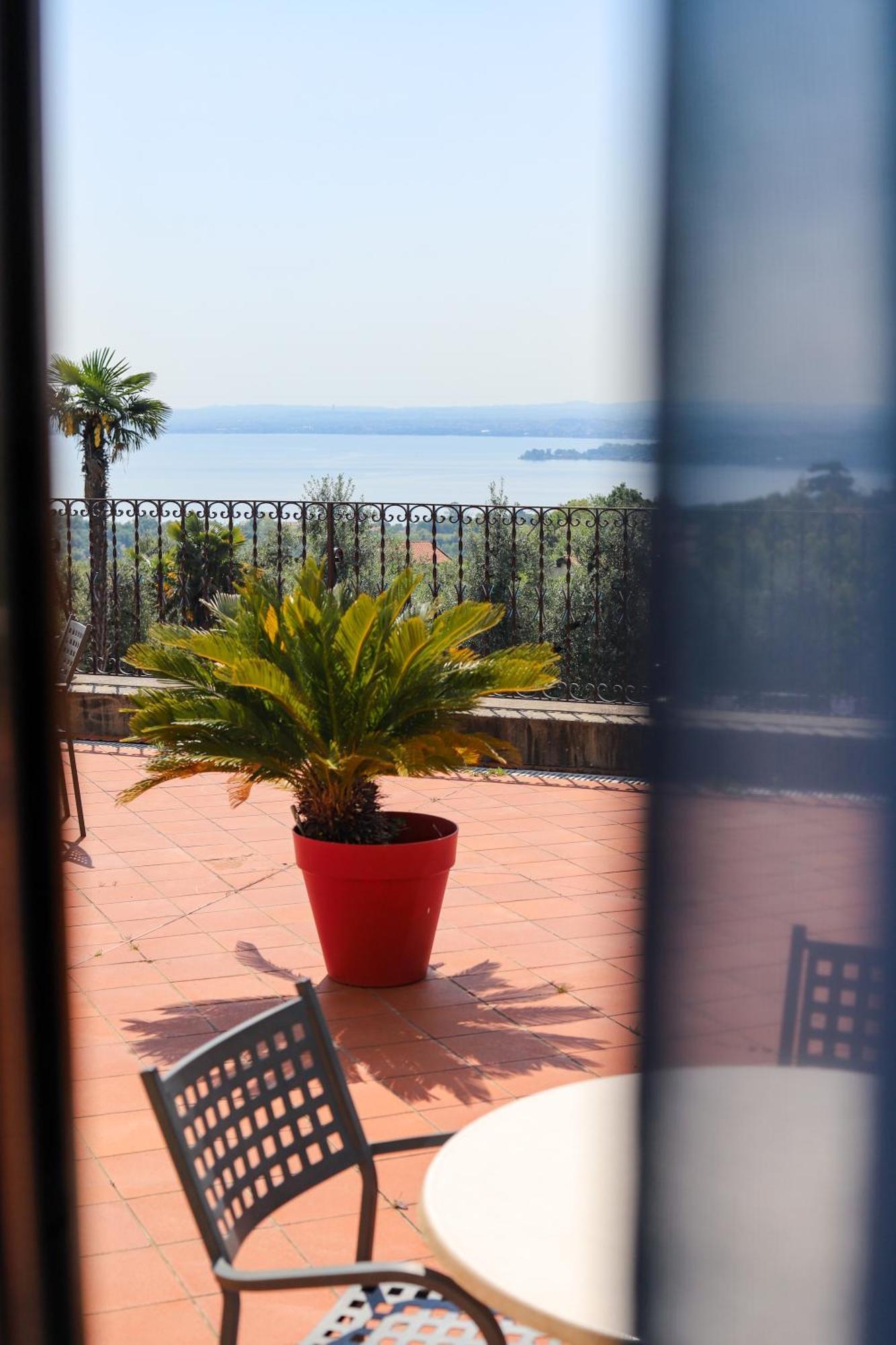 San Rocco Relais Aparthotel Soiano Del Lago Exterior foto