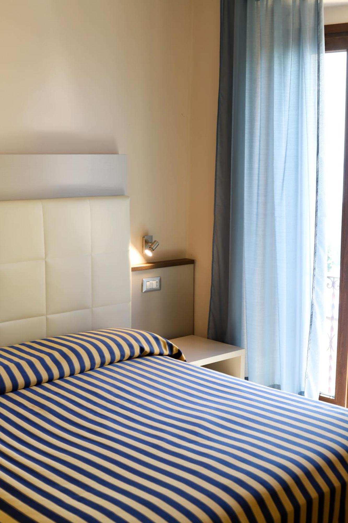 San Rocco Relais Aparthotel Soiano Del Lago Exterior foto
