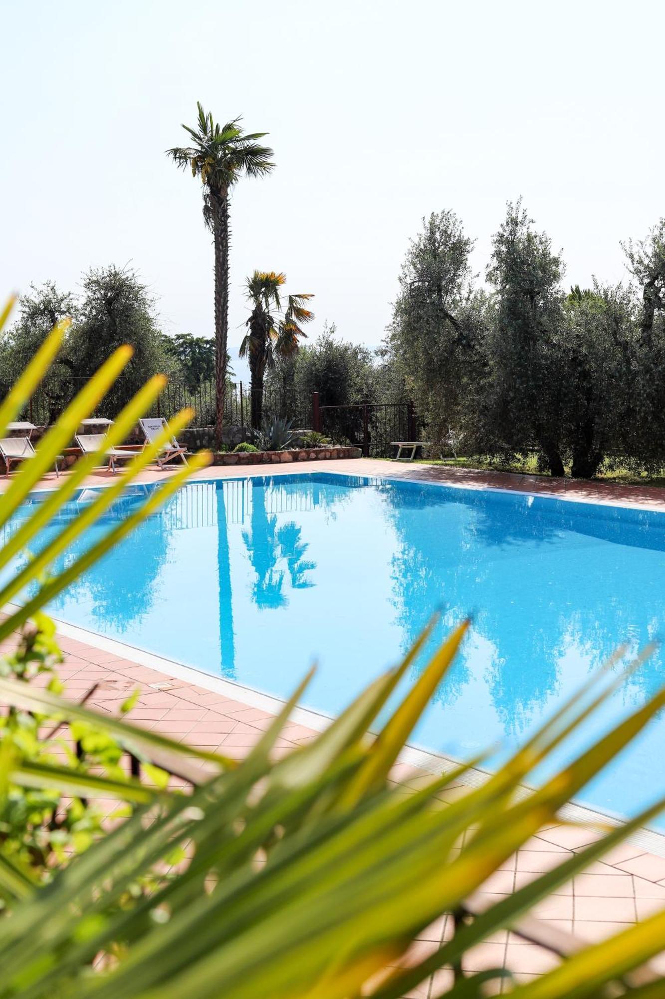 San Rocco Relais Aparthotel Soiano Del Lago Exterior foto